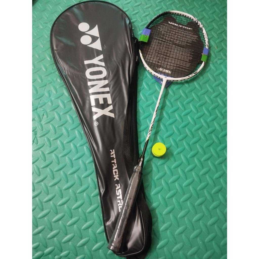 Vợt cầu lông Yonex đan sẵn chất lương cao tặng kèm cuốn cán