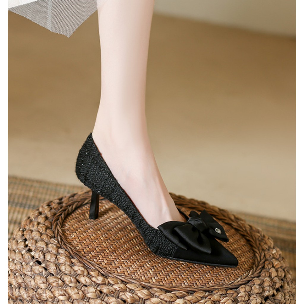 Giày Cao Gót Nữ Cao Cấp Chất Lụa Xước Mũi Nhọn Thiết Kế Charm Nơ Cao 5P- Dazzling Shoes DA874