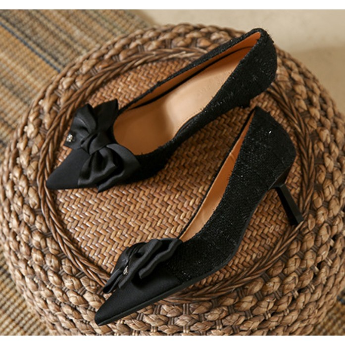 Giày Cao Gót Nữ Cao Cấp Chất Lụa Xước Mũi Nhọn Thiết Kế Charm Nơ Cao 5P- Dazzling Shoes DA874