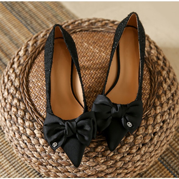 Giày Cao Gót Nữ Cao Cấp Chất Lụa Xước Mũi Nhọn Thiết Kế Charm Nơ Cao 5P- Dazzling Shoes DA874