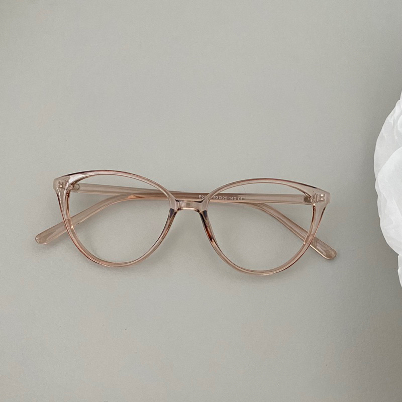 Kính mắt mèo form vừa dễ mang chống tia UV