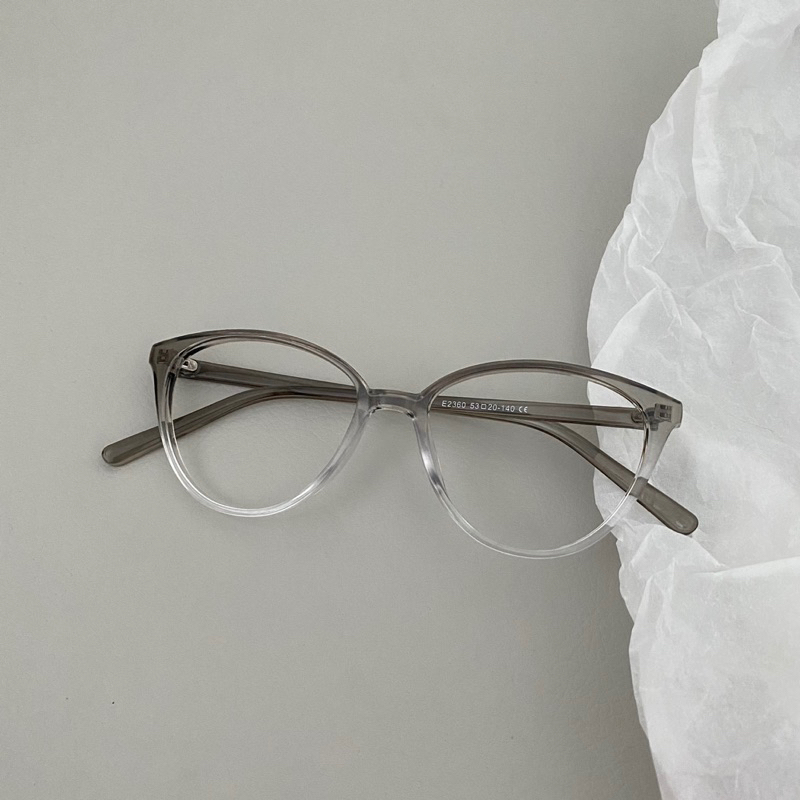 Kính mắt mèo form vừa dễ mang chống tia UV