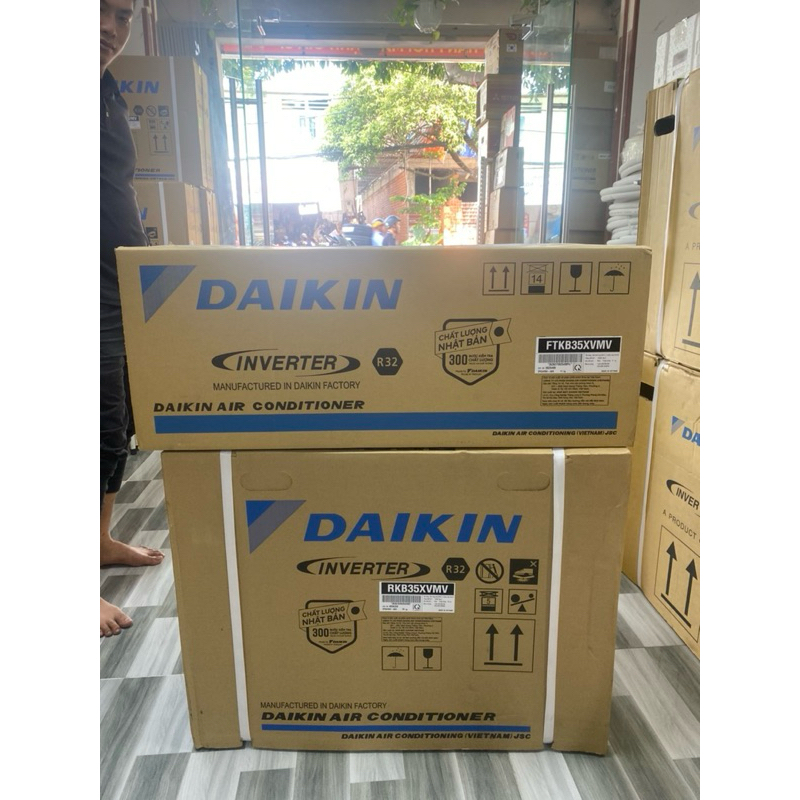 Máy lạnh Daikin inverter 1.5 hp. FTKB35XVMV