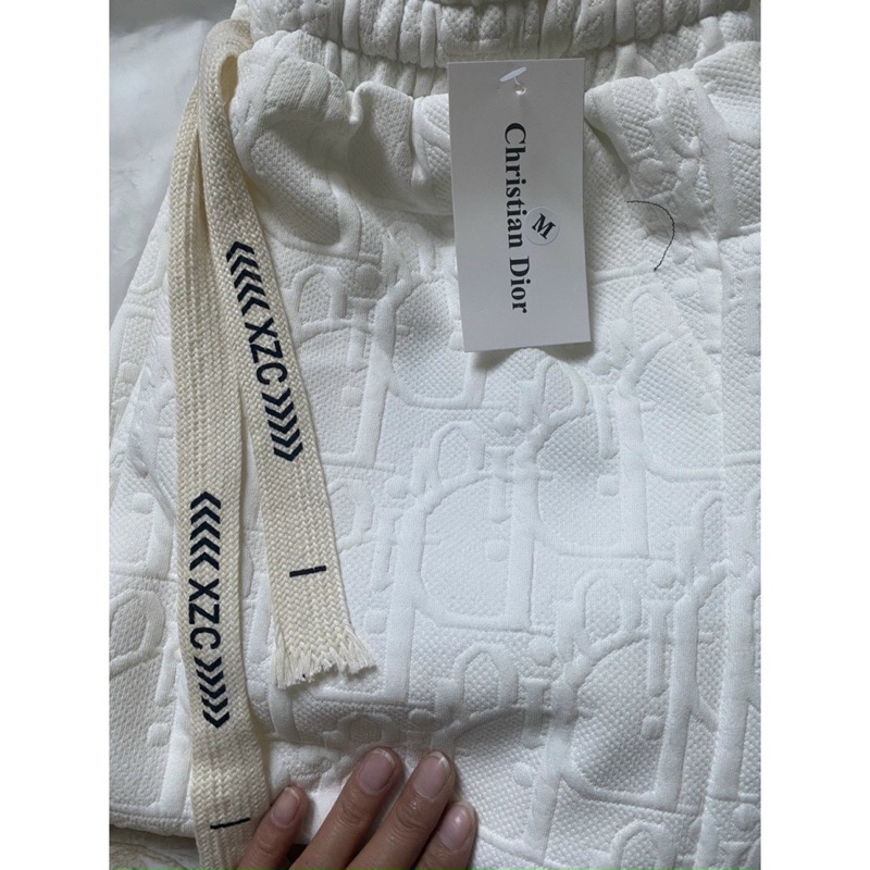 QUẦN ỐNG RỘNG BO GẤU VẢI XỐP RẬP CHỮ NỔI