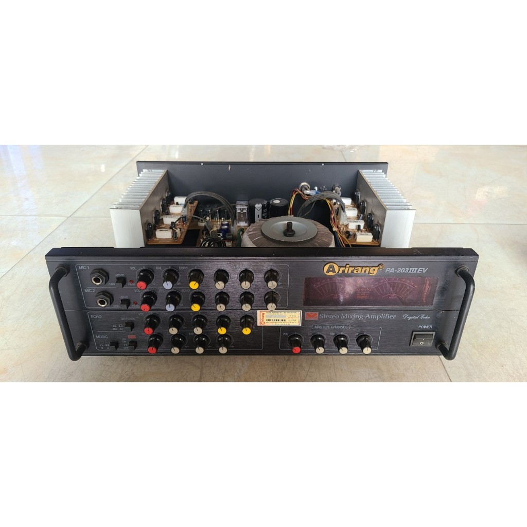 Ampli Arirang , model : PA-203IIIEV , ngoại hình còn khá