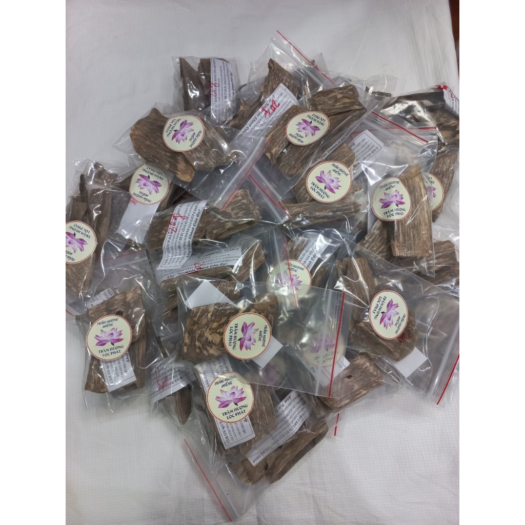 Trầm Hương Hầu Và Trầm Dăm - Trầm hương miếng xông nhà, trầm  Quảng Nam