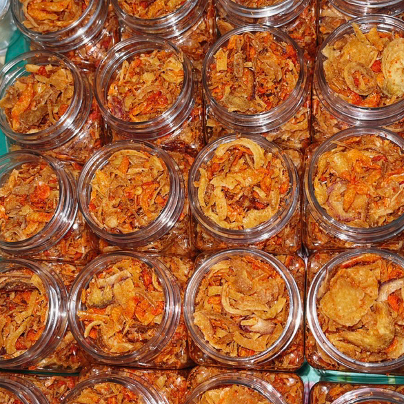 350gr HÀNH PHI MUỐI TÉP ĂN KÈM BÁNH TRÁNG PHƠI SƯƠNG -THÈM GÌ CŨNG CÓ