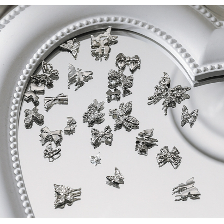 LẺ 1 CÁI CHARM CÁC MÃ CHARM MỚI NHÉ A