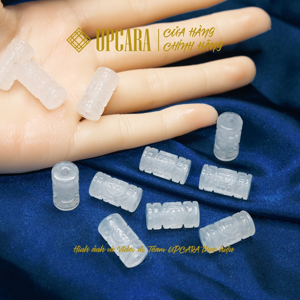 Lu thống xỏ vòng tay chất liệu camthach trắng chạm may mắn UPCARA