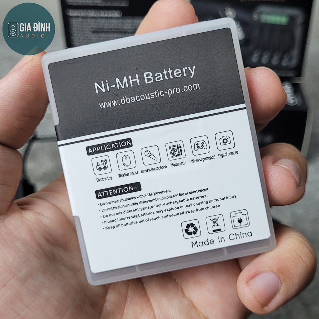 Pin sạc AA + Dock 4 pin Dbacoustic C4000L - Chính Hãng