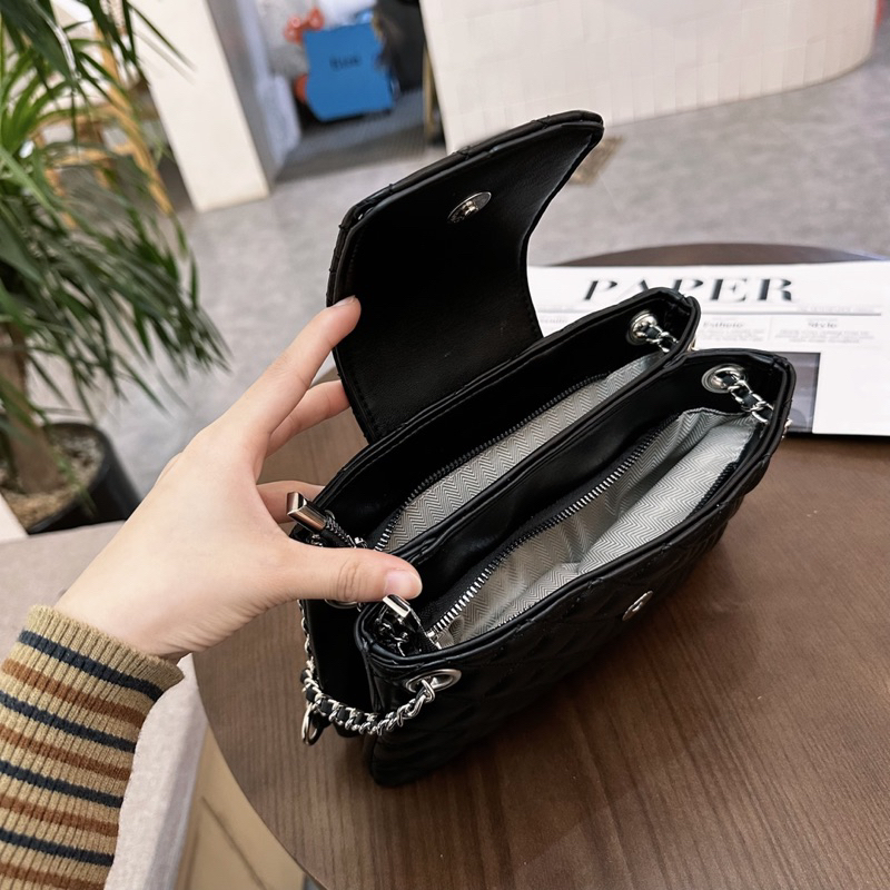 Túi đeo chéo đeo vai trần ô size 23 tag bạc mẫu mới hàng đẹp