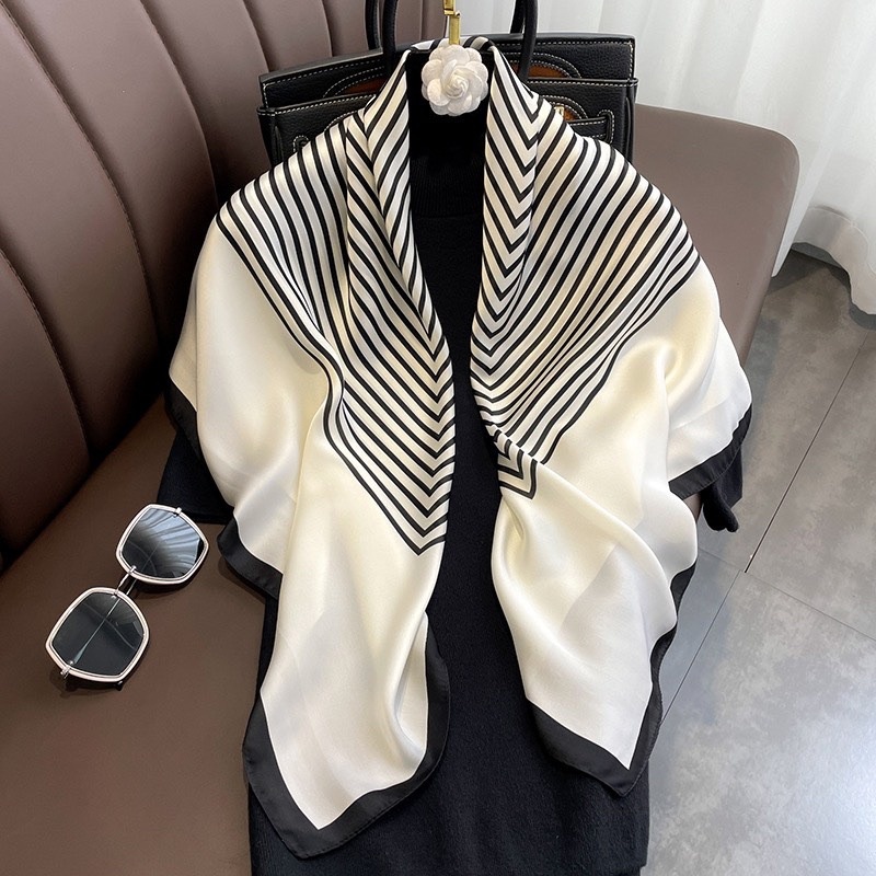 Khăn lụa satin choàng cổ size 90x90cm
