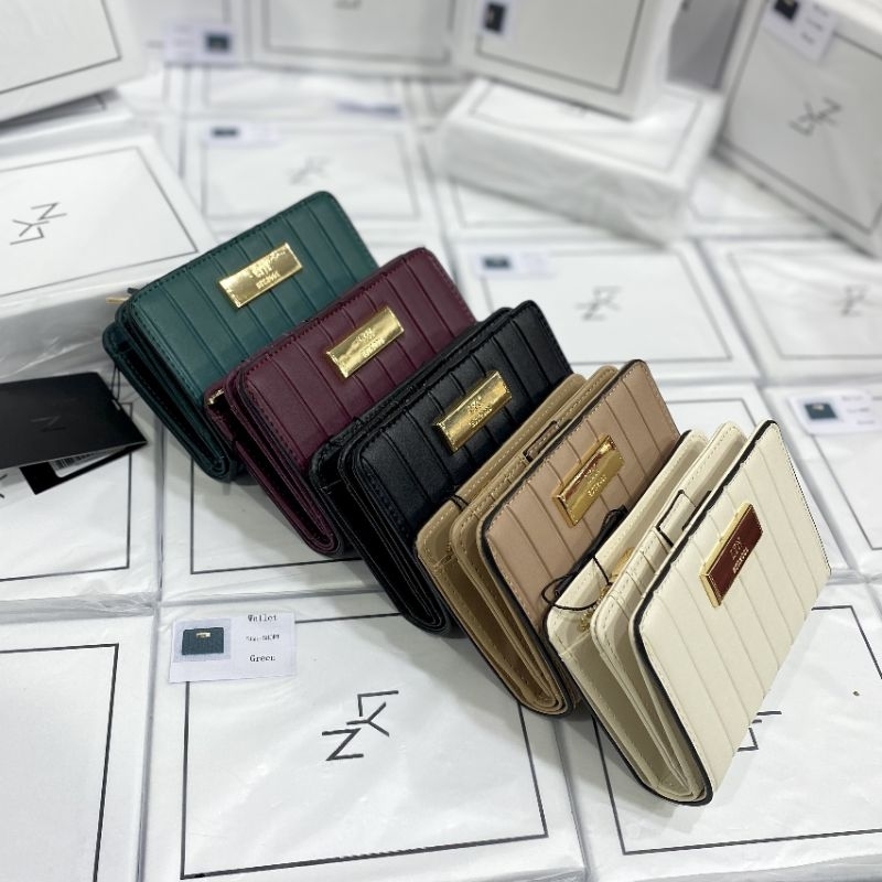 VÍ LYN CHẦN NGẮN