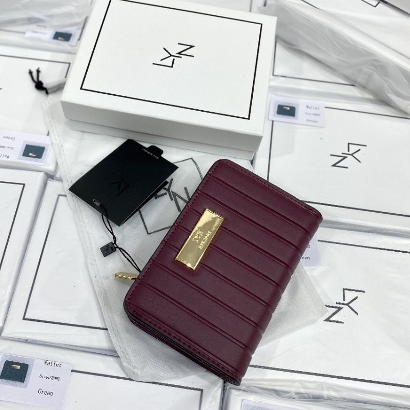 VÍ LYN CHẦN NGẮN