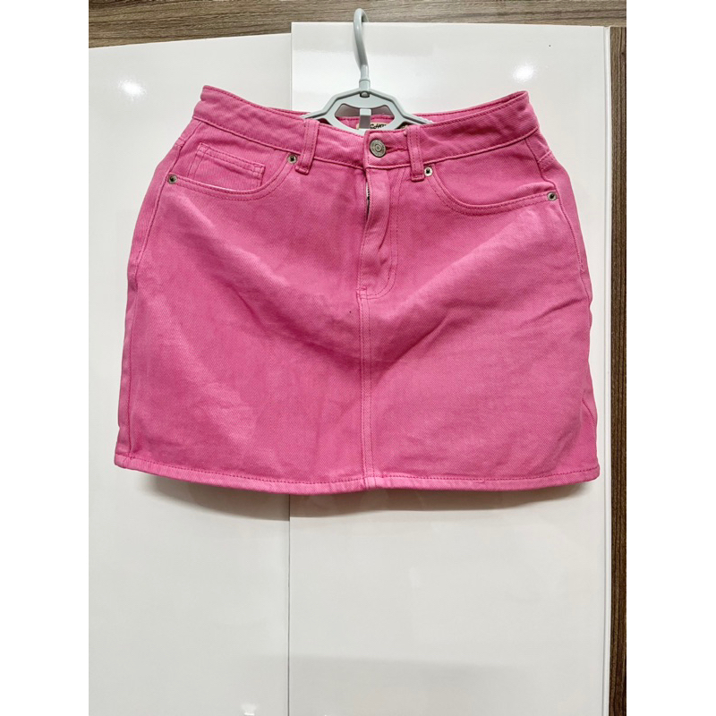 Chân váy jeans hồng