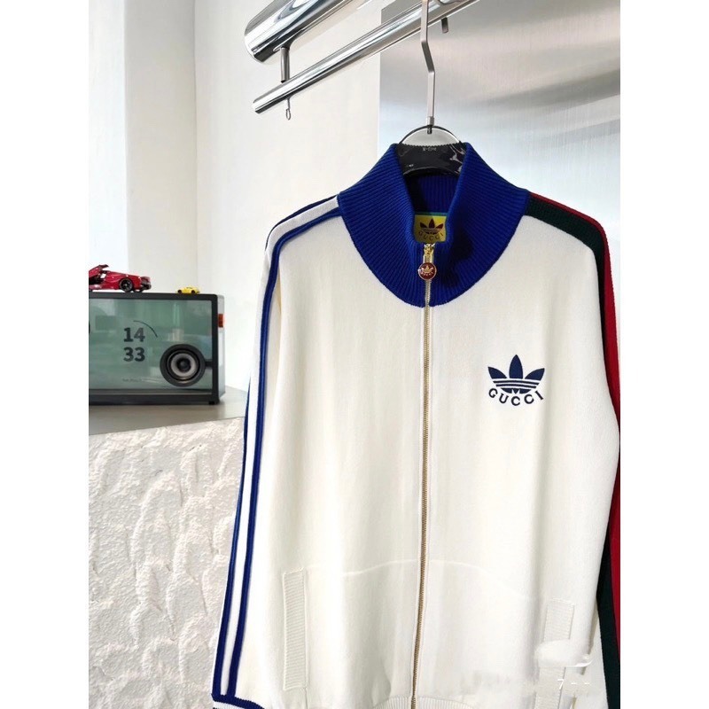 Áo Khoác Adidass phối tay kẻ vàng, Áo Khoác Adidas Gucci Nam Nữ Hotrend Dày Dặn Kiểu Dáng Unisex Nam Nữ chất Poly chuẩn