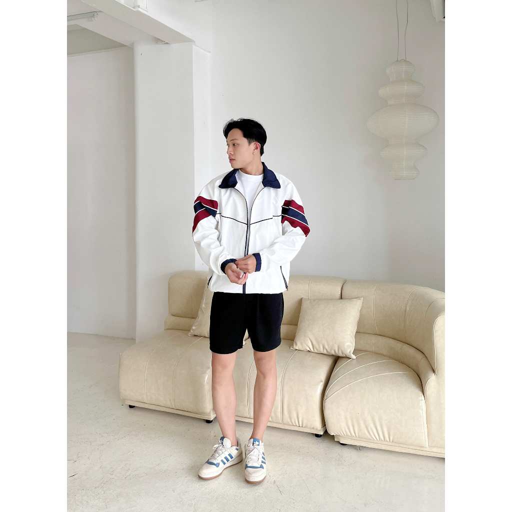 Áo khoác dù màu trắng phom rộng unisex 6 dành cho nam nữ