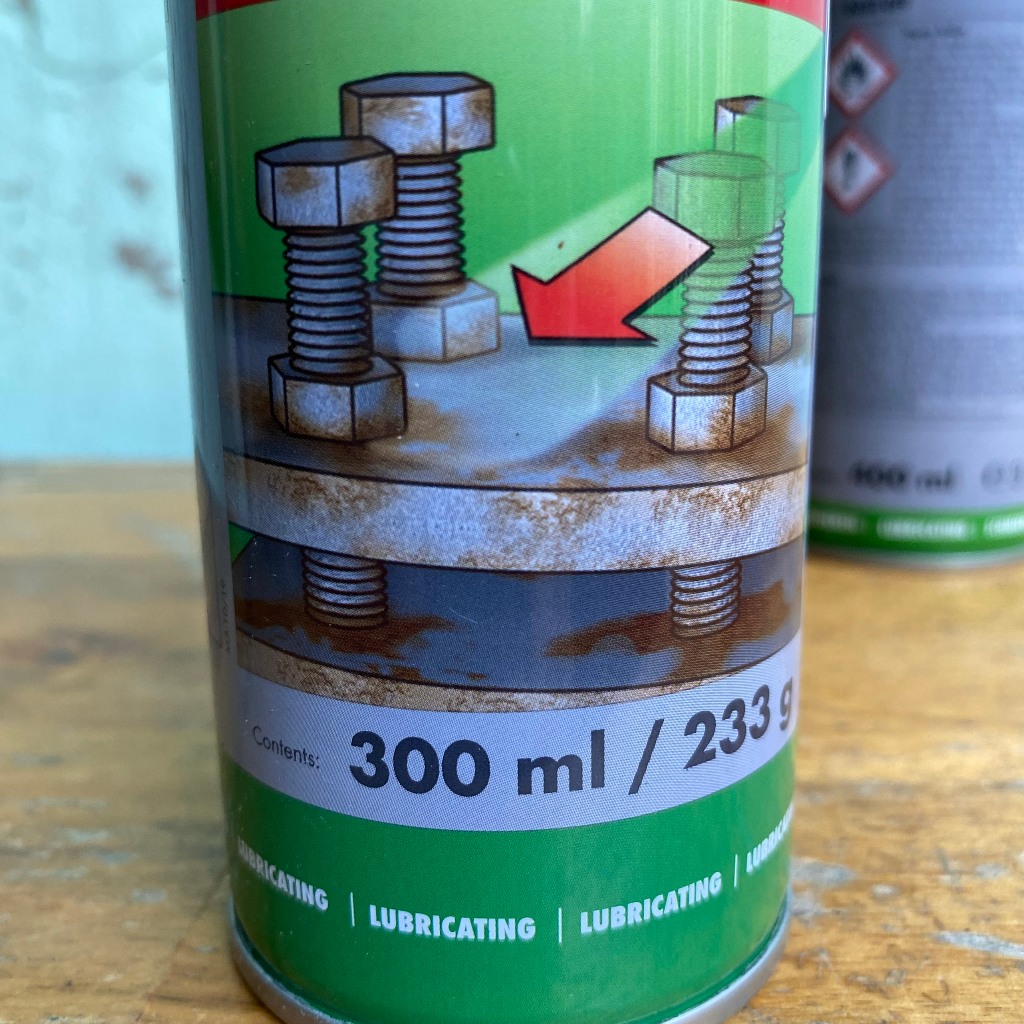 Chai tẩy rỉ sét, phá rỉ sét Wurth Đức chai 400ml và 300ml: chai này phá rỉ sét mạnh dùng trong ô tô xe máy...