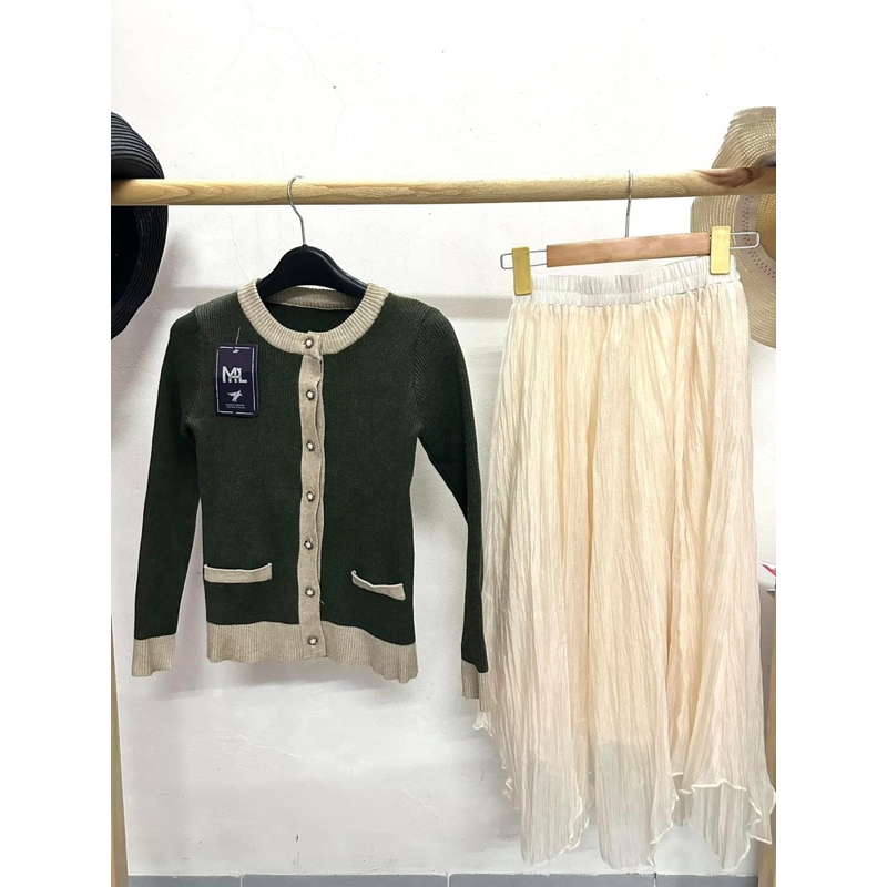 Áo len xanh rêu basic ôm body