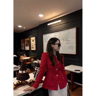 Áo dạ tweed đỏ thiết kế cao cấp lót lụa phối cúc đồng - Red velvet tweed jacket