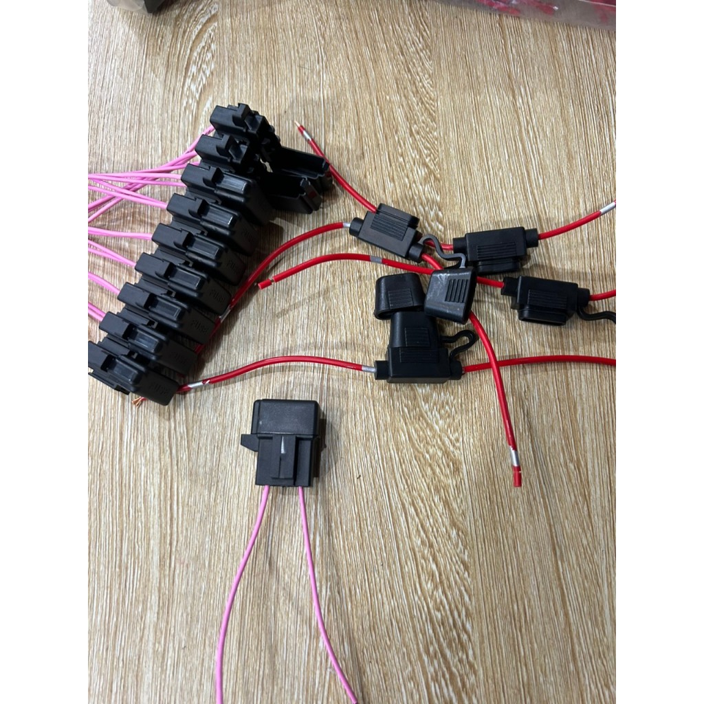 Chân cắm cầu chì, Chân cắm cầu chì thẳng