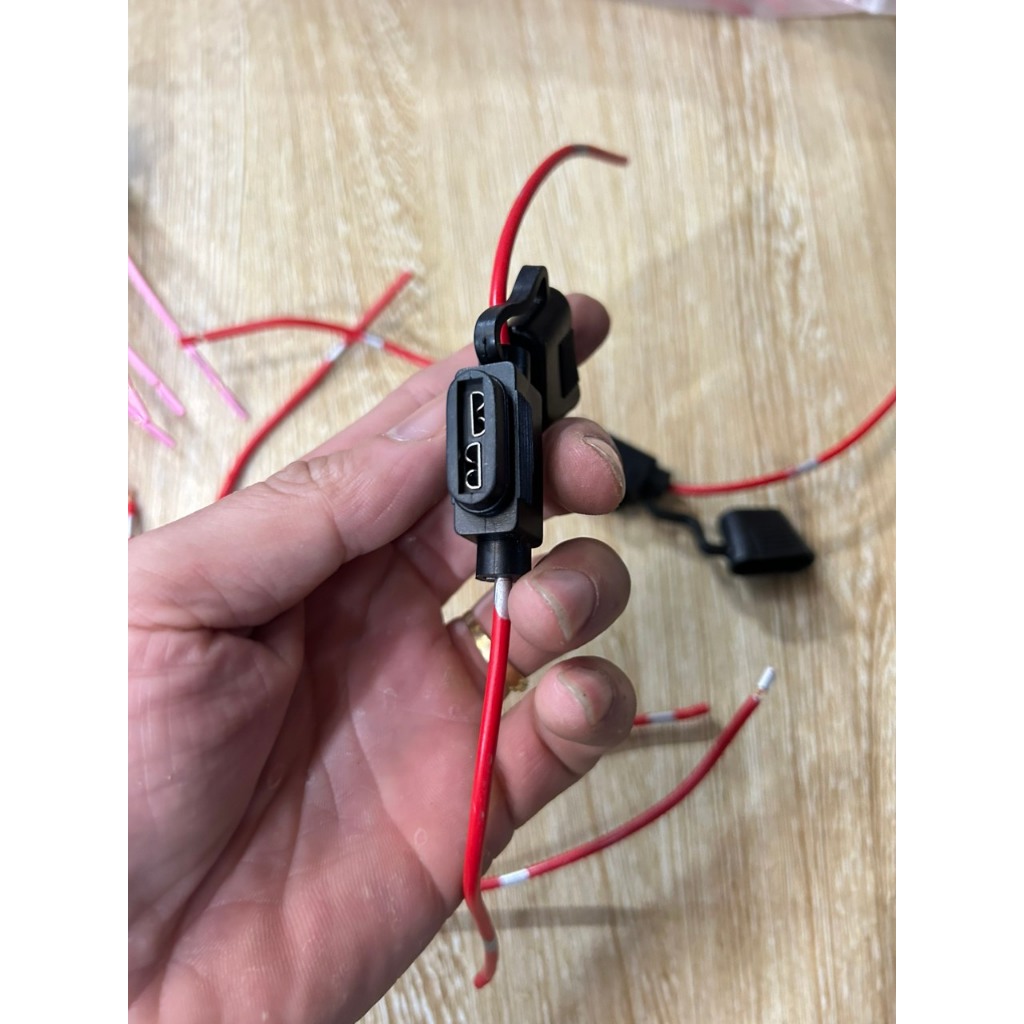 Chân cắm cầu chì, Chân cắm cầu chì thẳng