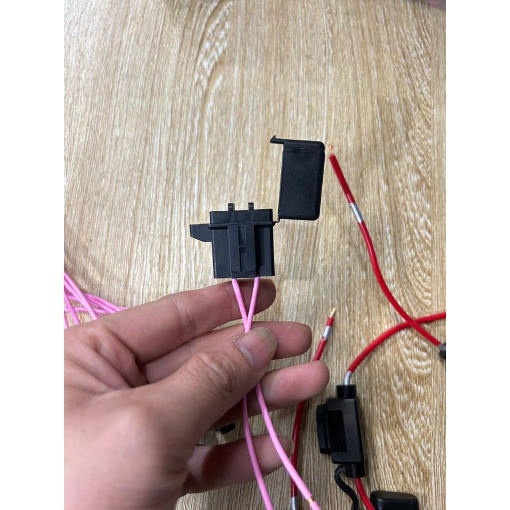 Chân cắm cầu chì, Chân cắm cầu chì thẳng