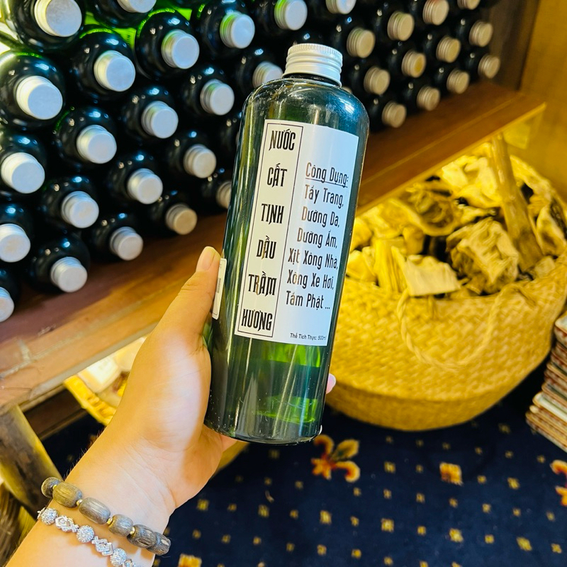 NƯỚC CẤT TỪ TINH DẦU TRẦM HƯƠNG •BAO SÁI BÀN THỜ, LAU TƯỢNG PHẬT , LAU BAN THỜ •MAMY GOLD