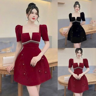 Đầm Nữ Cổ Vuông Nhung Tay Ngắn Dây Đá Đính Cườm Sam Closet Phù Hợp Để Tới Công Sở, Đi Làm Hoặc Đi Chơi.