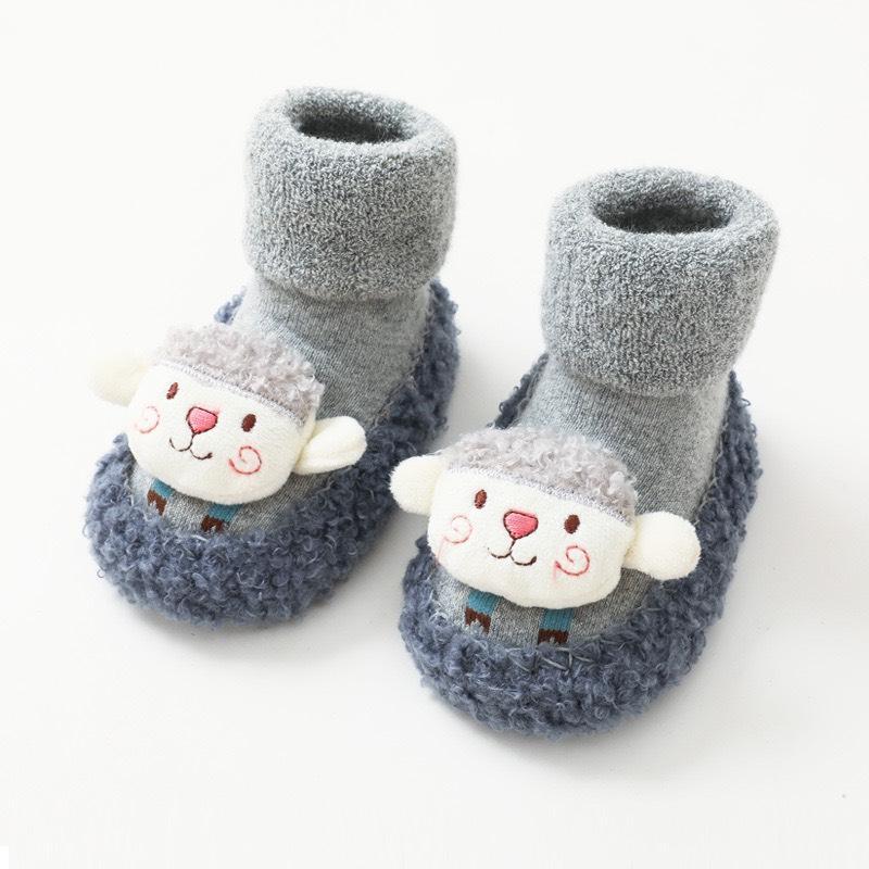 Giày tất tập đi lông xù cho bé có chống trơn trượt