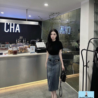 Chân váy jean chữ A thêu chữ