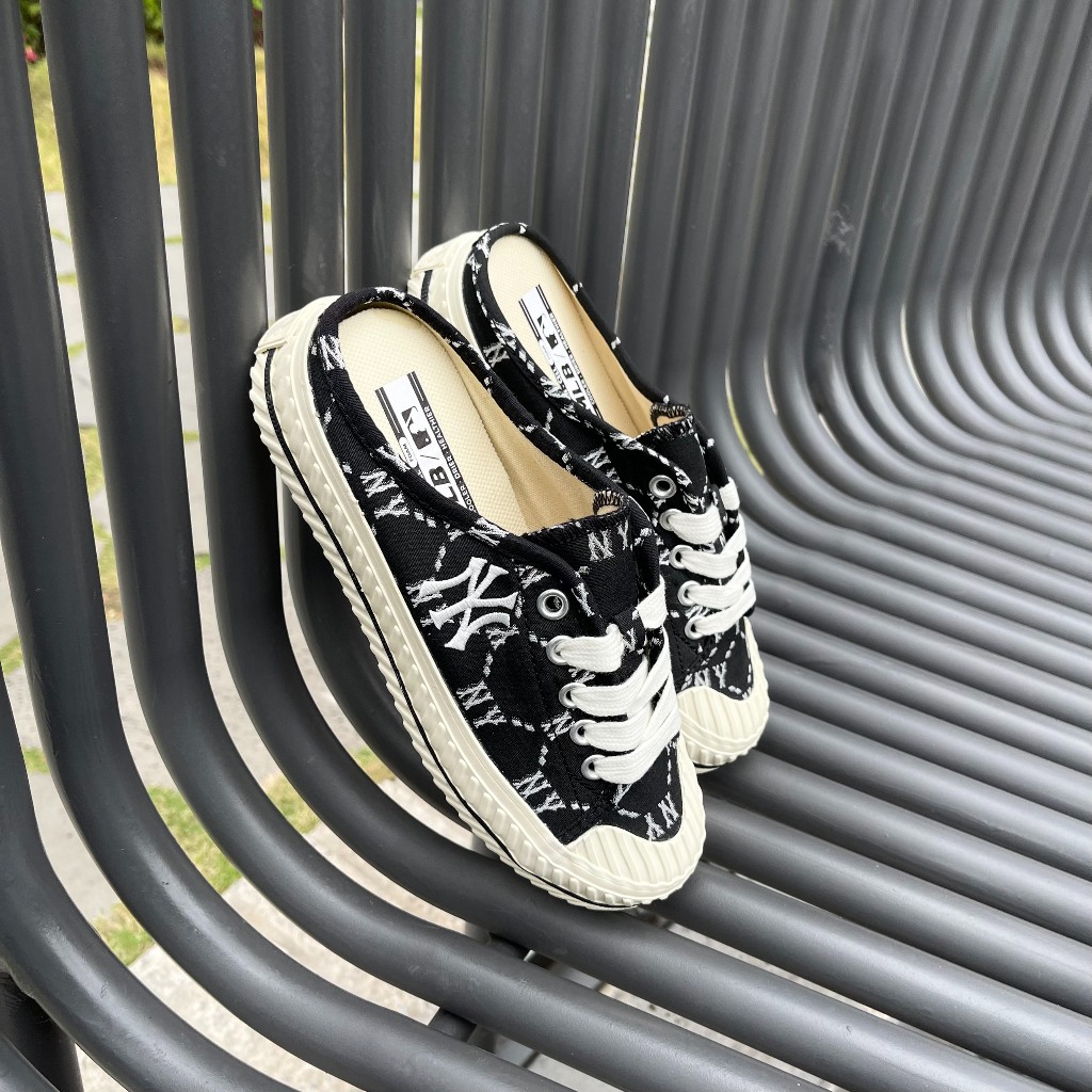 Giày MLB Playball Origin Mule Monogram chính hãng, sục MLB logo NY thêu họa tiết monogram