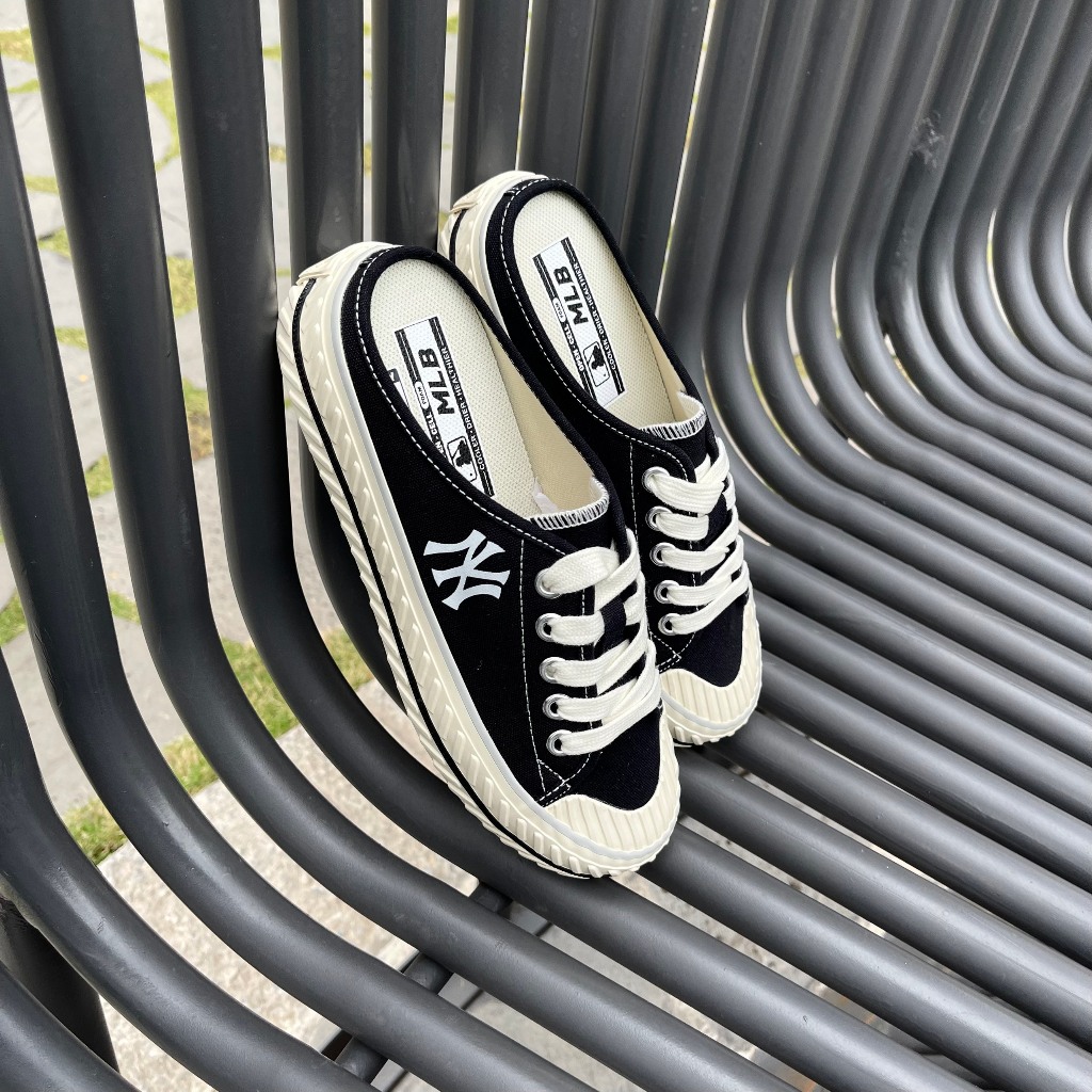 Giày MLB Playball Origin Mule màu đen phản quang, sục nữ MLB logo NY chính hãng