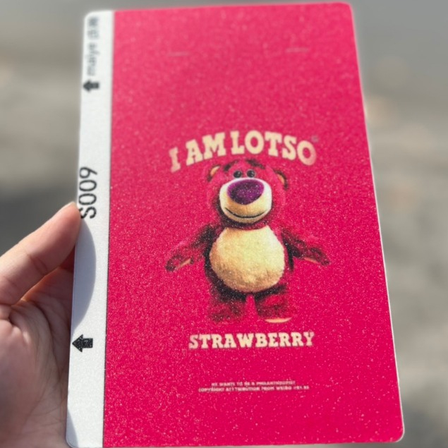 Miến dán Skin 3M hiệu ứng lấp lánh ánh kim tuyến bảo vệ và làm mới điện thoại bạn