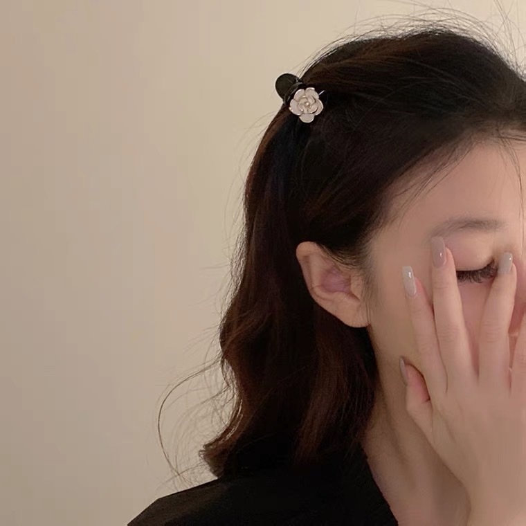 1 chiếc kẹp gắp mái nhỏ hoa nhung ngọc