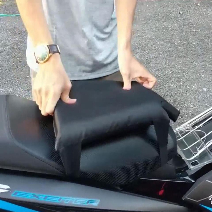 Bộ 2 món Đệm lót yên xe và Túi để điện thoại treo xe máy cho Anh Em Chạy xe công nghệ