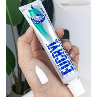 Kem đánh răng tẩy trắng vị bạc hà Eucryl Freshmint Toothpaste (62g)