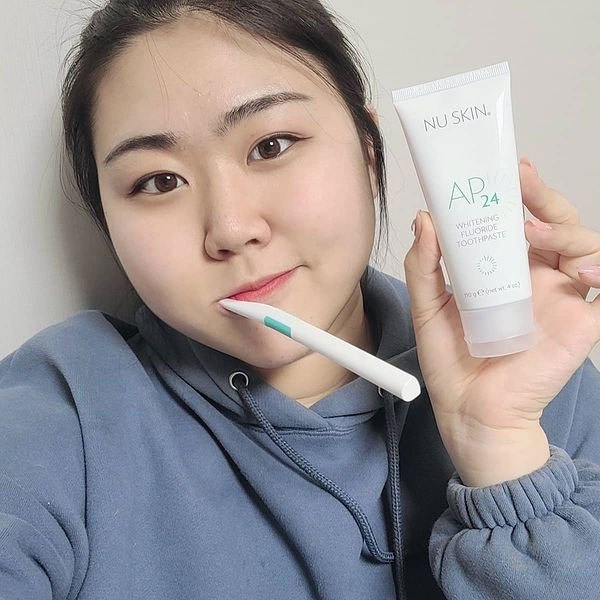 Kem đánh răng trắng sáng AP24 Nuskin Whiteing Flouride Toothpaste 110g trắng sáng hết hôi miệng ngừa sâu răng