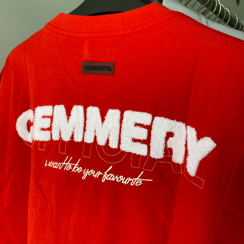 Áo Thun Cemmery Đỏ Thêu Xù Size L