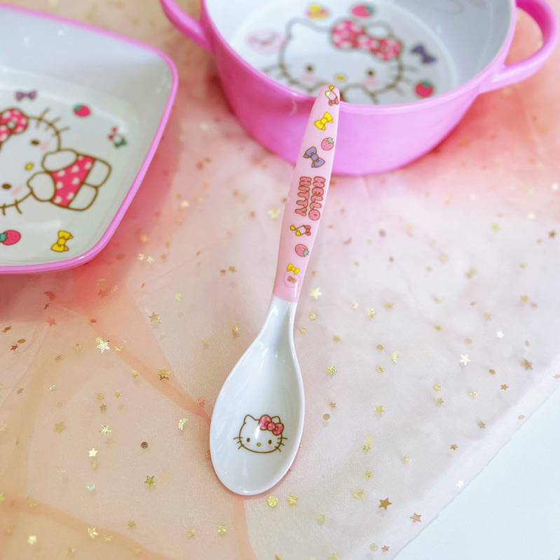 TÔ DĨA NHỰA CÓ TAY CẦM HELLO KITTY