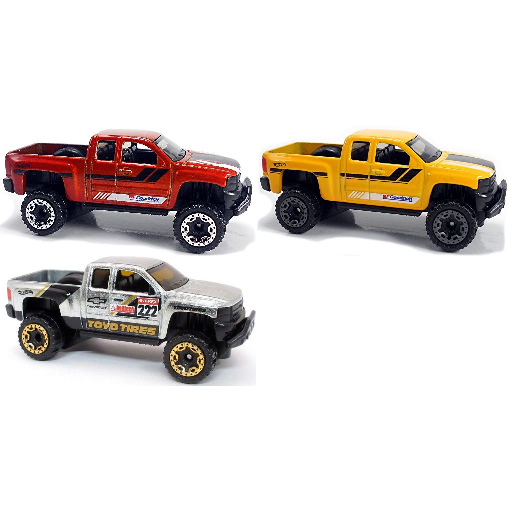 Xe mô hình Hot Wheels Chevy Silverado Off Road