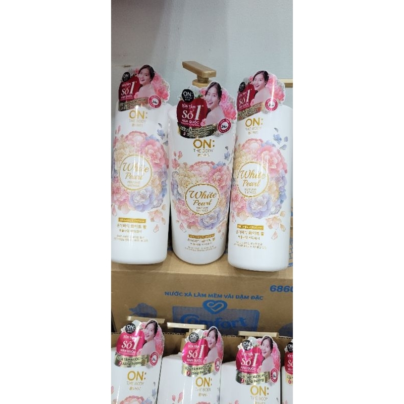 CHÍNH HÃNG Sữa tắm  hương nước hoa On the body Hàn Quốc WHITE PEARL- PEFUME SHOWER 1KG