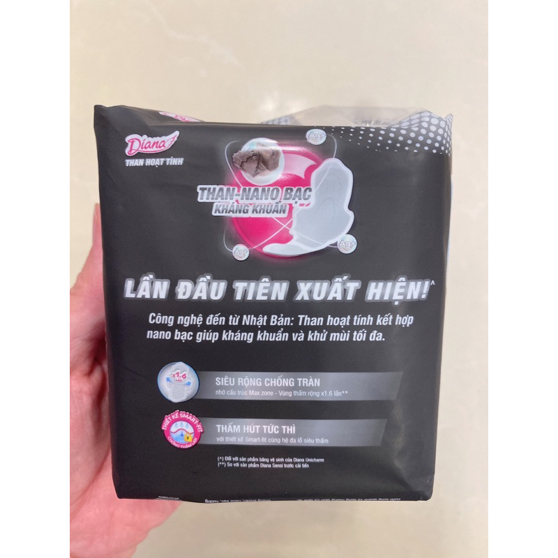 Băng Vệ Sinh Diana Than Hoạt Tính Nano Bạc Mặt Bông / Mặt Lưới gói 8 miếng