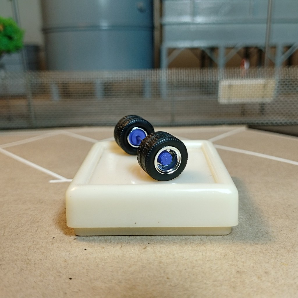 Mô hình 1:87 Herpa wheel truck