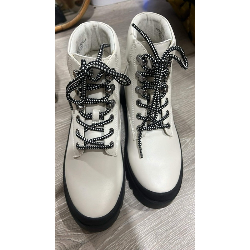 Thanh lý pass giày boots C&K size 35 auth 100%