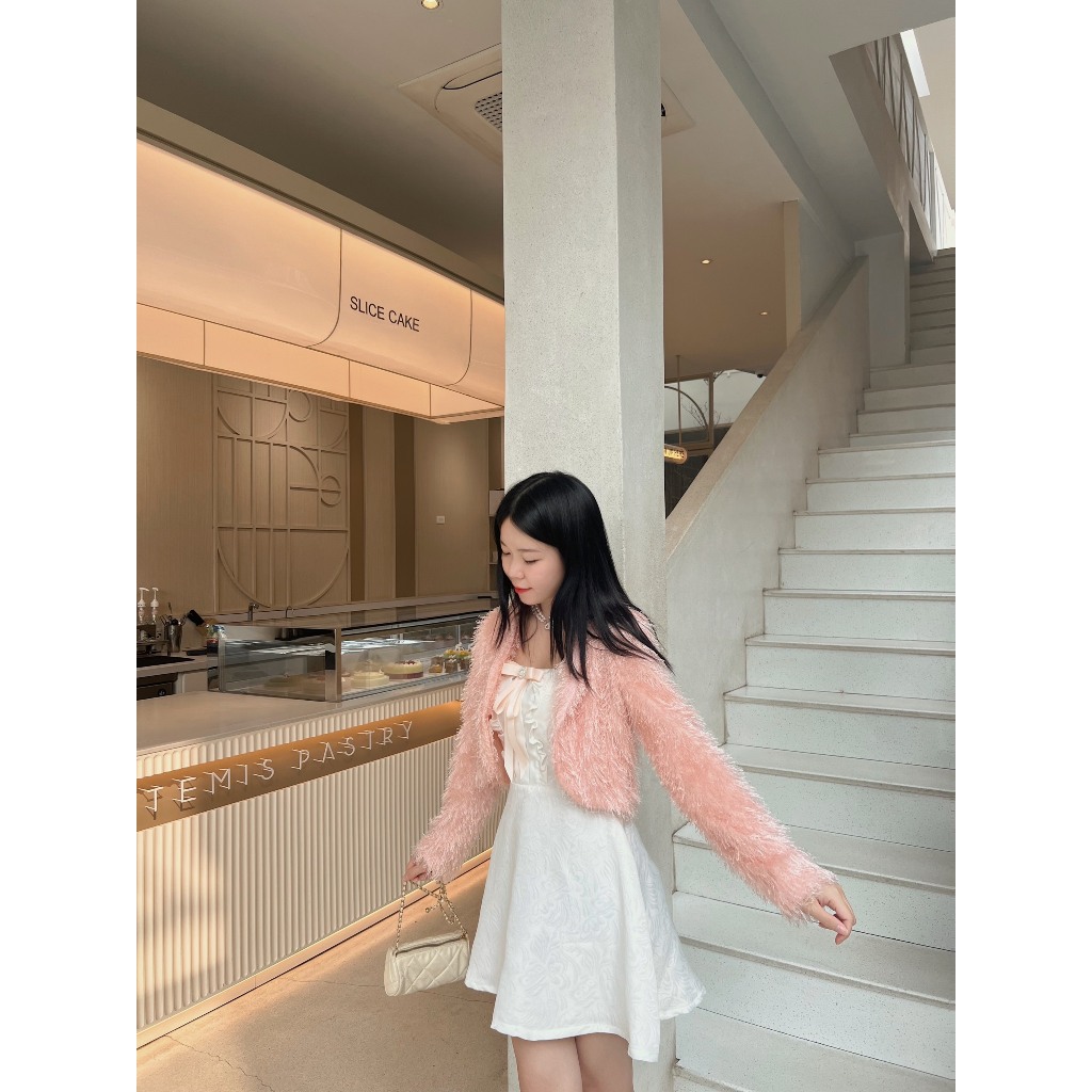 Áo khoác lông vũ sang chảnh thiết kế Bonheur Fur Jacket