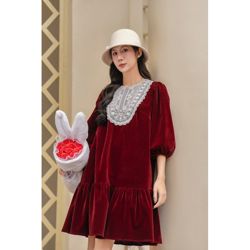 Váy nhung đuôi cá đáp cổ ren phom suông basic, kiểu dáng thanh lịch nữ tính