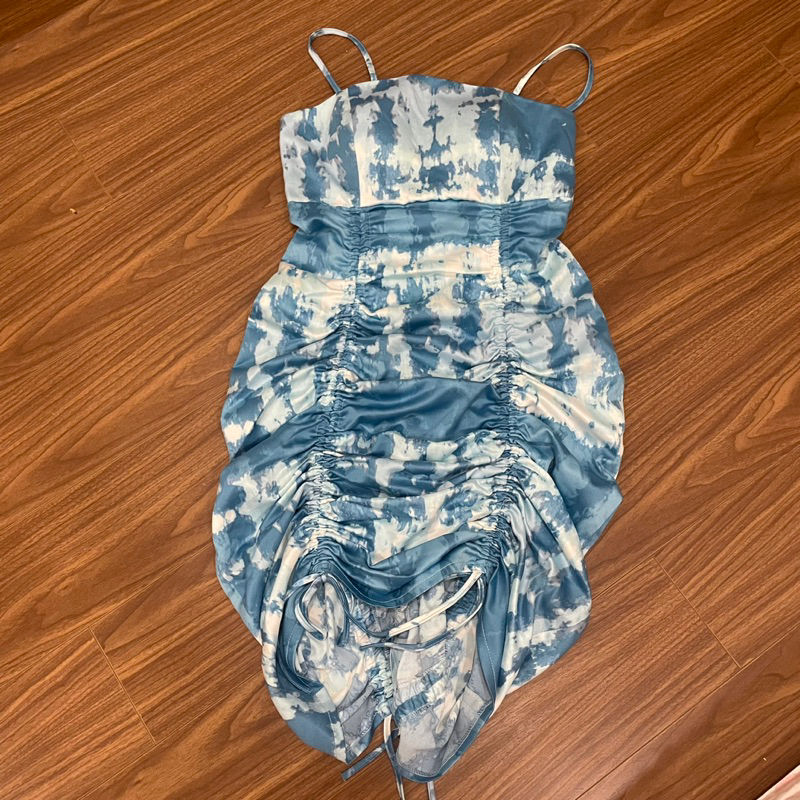 Váy body 2 dây có mút độn ngực của BeachClub màu xanh biển