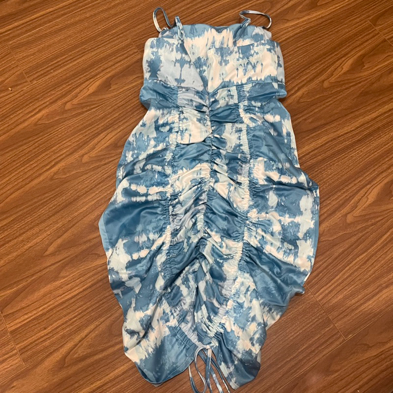 Váy body 2 dây có mút độn ngực của BeachClub màu xanh biển