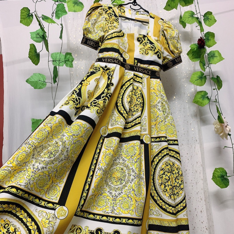 Đầm cổ vuông dài phối viền